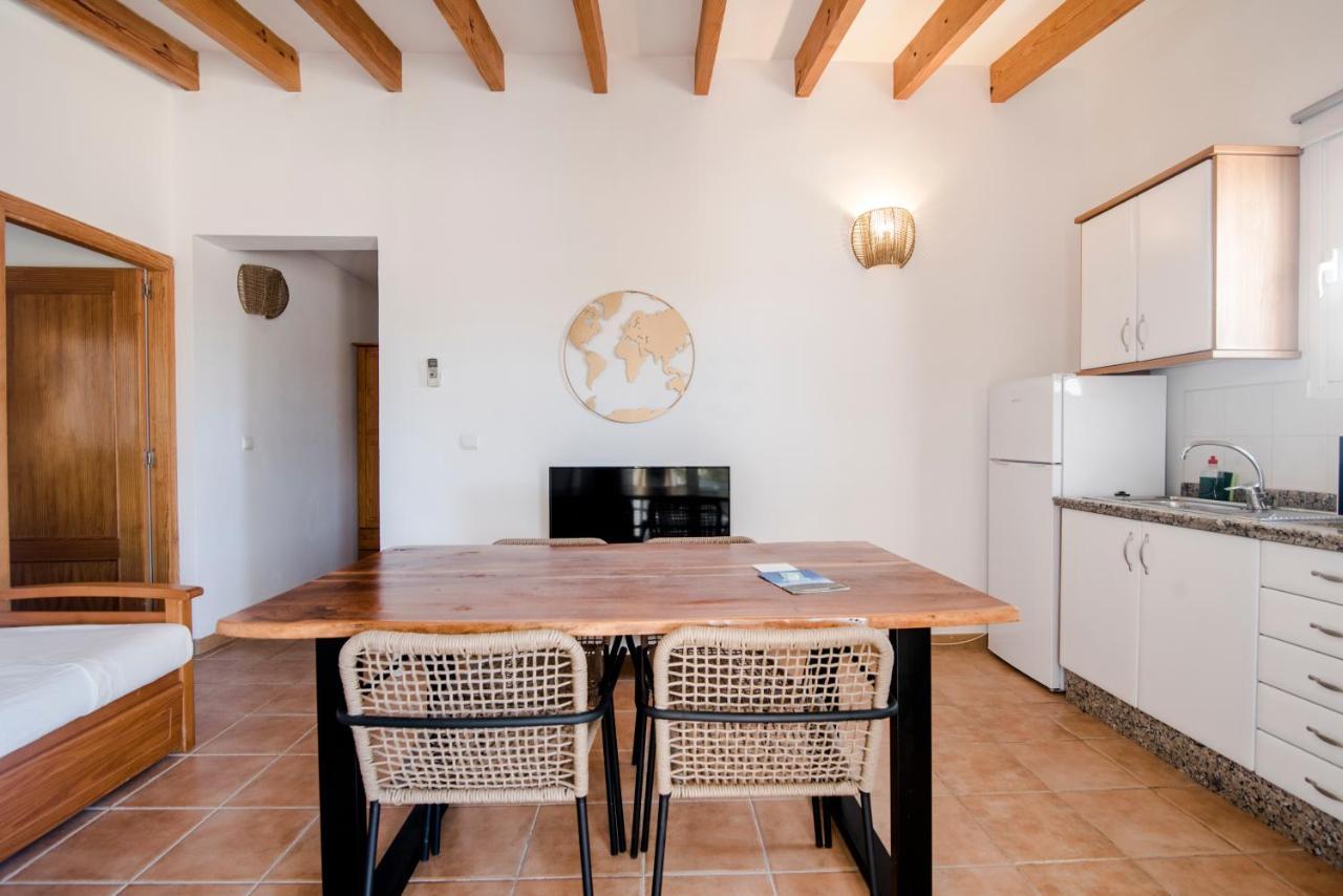 Apartments Es Clot Des Forn Es Pujols Bagian luar foto